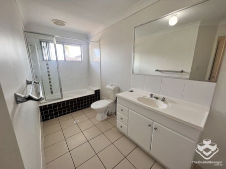 3 Bed Townhouse- 113 Castle Hill Dr, Murrumba Downs - Photo 5