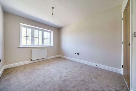 3 bedroom terraced house located in a new development and in a semi-rural position with countryside views - Photo 2