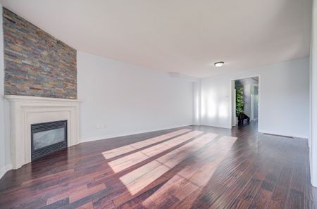 For Lease - 146 Art West Avenue, Newmarket, Ontario - Photo 5