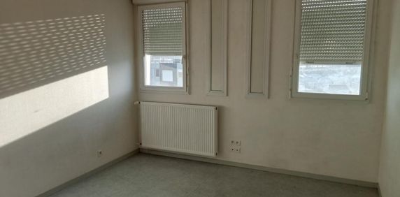 Appartement - T1 - BELLIGNAT - Photo 2