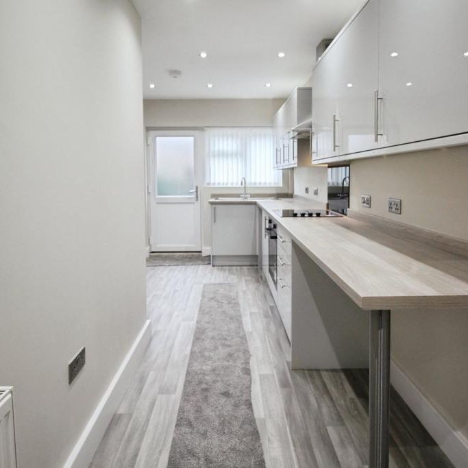 3 bedroom terraced house to rent - Photo 1