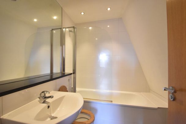 Molesey Road, Hersham, Walton-on-Thames, KT12 - Photo 1