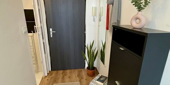 BEZ POPLATKU REALITNEJ KANCELÁRII - NA PRENÁJOM – ZARIADENÁ GARSÓNKA – Fotografia 3