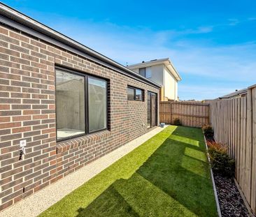 Modern Family Living in a Peaceful Setting - Photo 3