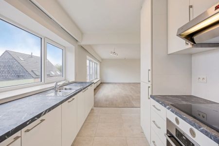 Zonnig appartement met ruime slaapkamers en groot terras vlakbij Leuven - EPC 221 kWh/m² - bewoonbare oppervlakte 99 m² - Photo 2