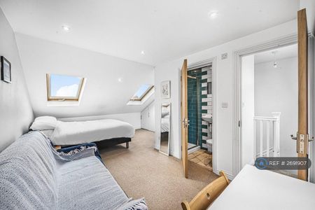 2 bedroom maisonette to rent - Photo 4