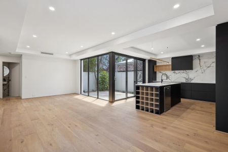 A Perfect Blend of Comfort and Elegance - Photo 3