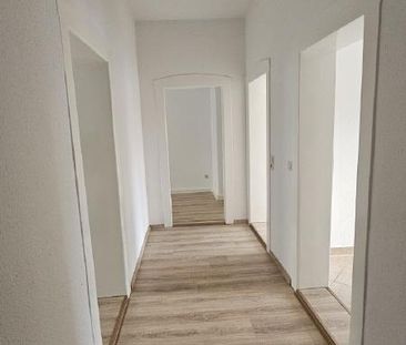 Schön helle, modernisierte 2-Zimmer-Wohnung mit komfortablem Zuschnitt - Photo 2