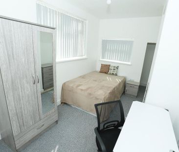 5 bedroom terraced house to rent - Photo 2