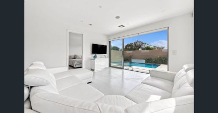 Luxury Elevated Living with Bay Views - Photo 3