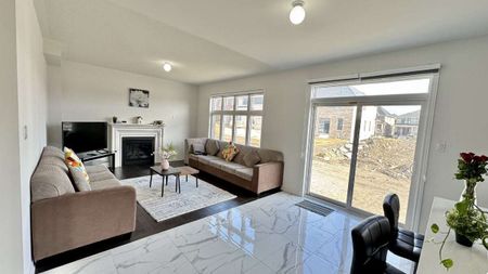 For Lease - 20 Big Canoe Drive, Georgina, Ontario - Photo 2