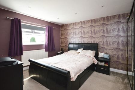 3 bedroom House To Let - Photo 5