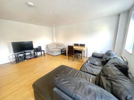 2 bedroom apartment to rent - Photo 3