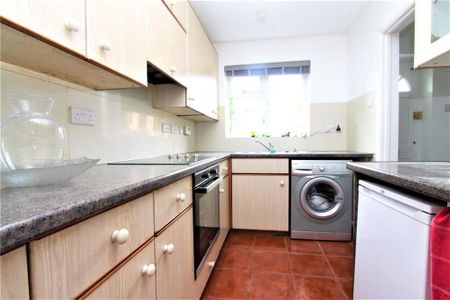 2 bedroom terraced house to rent - Photo 2