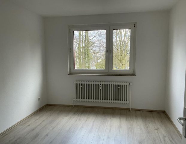 ::: Moderne Wohnung mit Ausblick für Singles oder Pärchen ::: - Photo 1