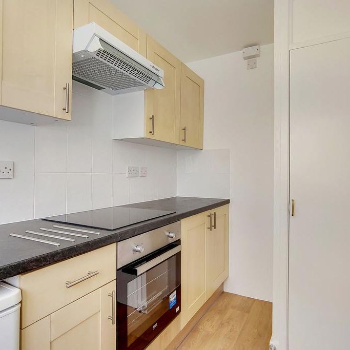 1 bedroom flat to rent - Photo 2