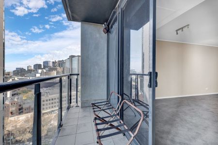 Stunning Southbank apartment with great views - Photo 3