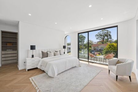 Brand New Luxury Home - Photo 3