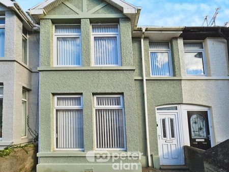 Suffolk Place, PORTHCAWL - Photo 3