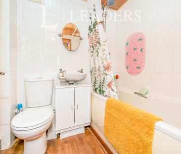 2 bedroom mid-terrace to rent St Julian Grove, Colchester, Essex, CO1 - Photo 6