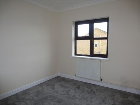 High Street, March - Photo 5