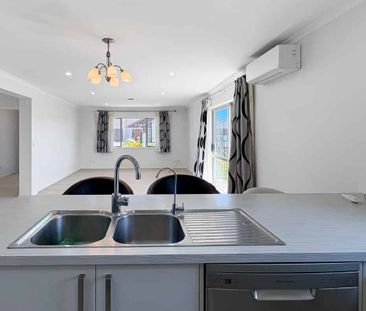 SPRINGVALE - 4 BEDROOMS - Photo 3