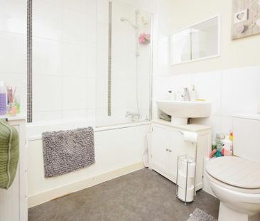 2 bedroom flat to rent - Photo 6