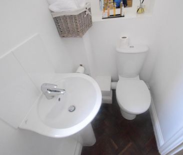 3 bedroom apartment to rent - Photo 4