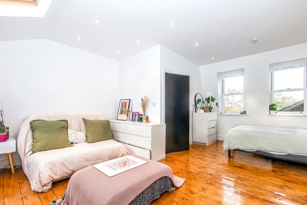 6 Bed Terraced House, Rushmore Road, E5 - Photo 1