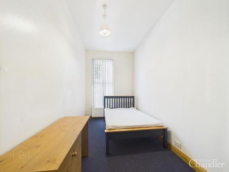 Apt 1, 74 Fitzroy Avenue, Belfast, BT7 1HX - Photo 2