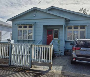 3 Bedroom home, close to town, off street parking - Photo 4