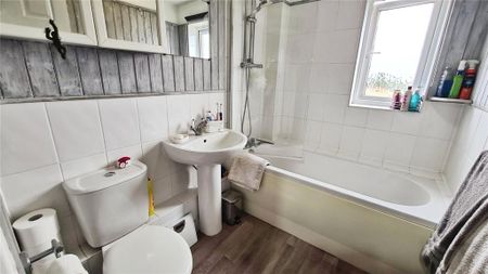 2 bedroom terraced house to rent - Photo 5