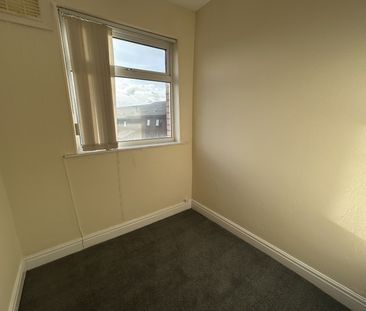 Cautley Road, Cross Green, LS9 - Leeds - Photo 2