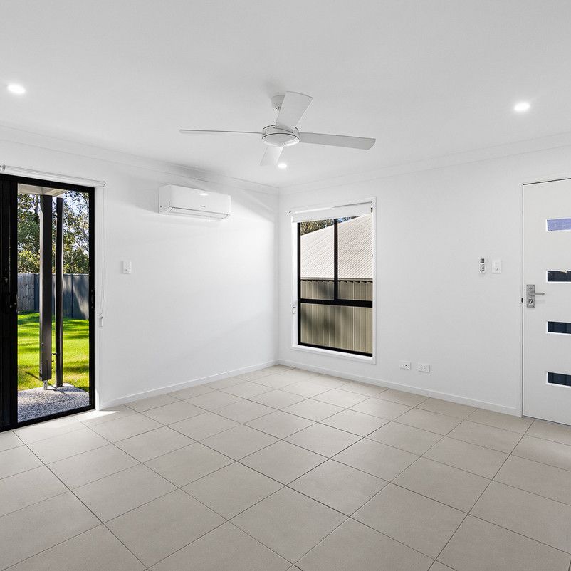 Cozy One Bedroom Home - Near New - Photo 1