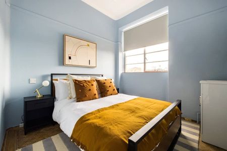 Charlotte Street, Westminster, London, W1T flat - penthouse to rent - Photo 5