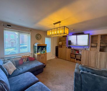 4 bedroom detached house to rent - Photo 1