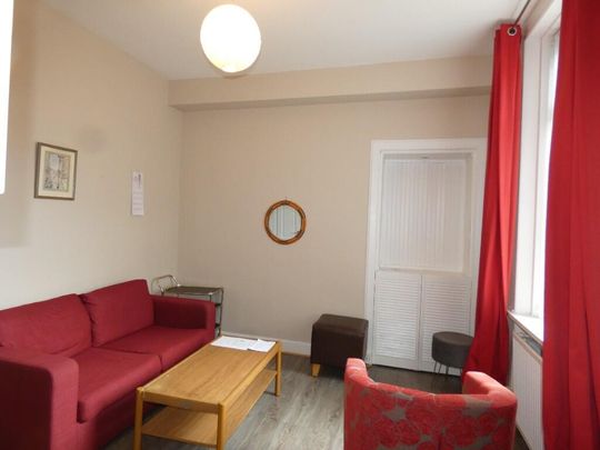 1 bedroom ground floor flat to rent - Photo 1