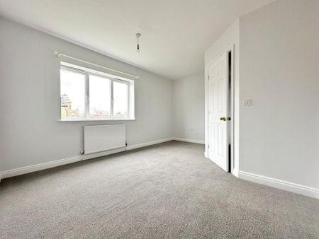 4 bedroom detached house to rent - Photo 5