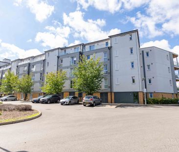 West Green Drive, Crawley, RH11 - Photo 6