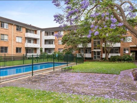 Spacious ground floor apartment - Photo 5