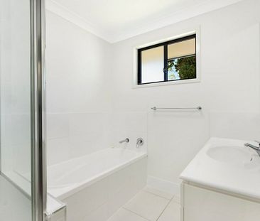 15 Luxor Street, Southport QLD 4215 - House For Rent - $900 | Domain - Photo 2