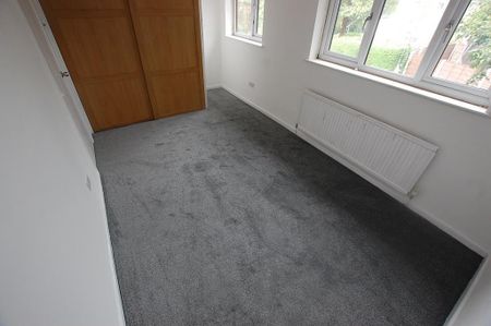 2 bedroom end of terrace house to rent - Photo 4