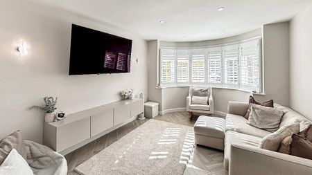 3 bedroom semi-detached house to rent - Photo 2