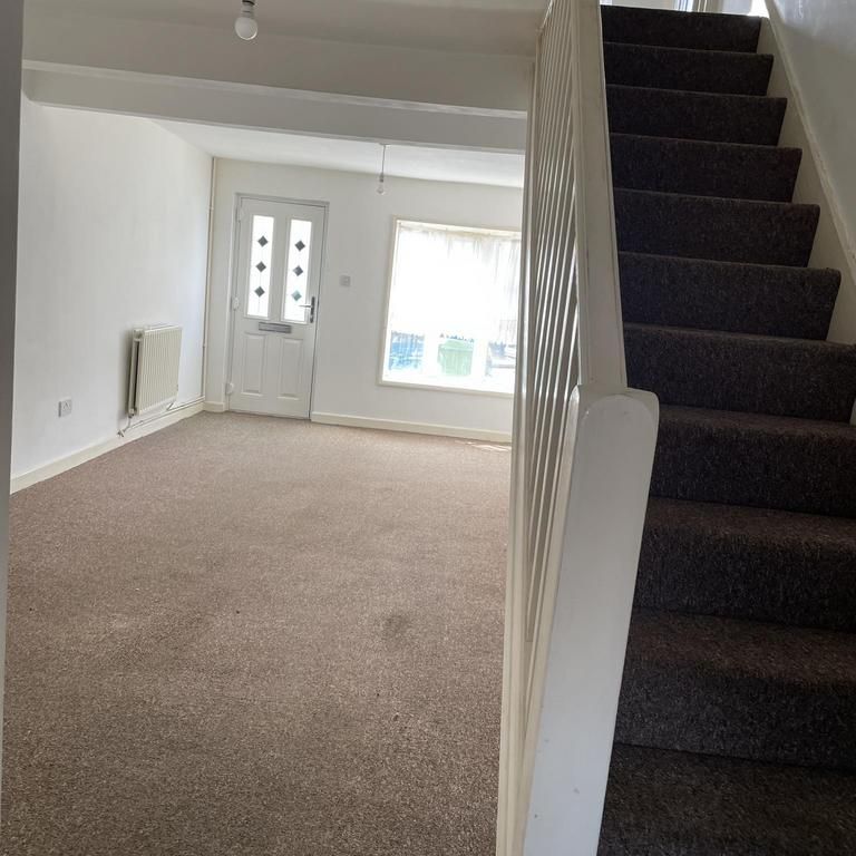 2 bedroom terraced house to rent - Photo 1