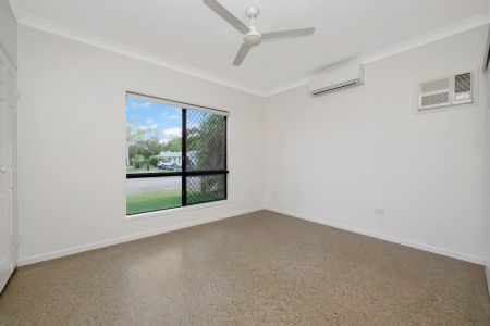 Fresh, Bright & Ready to Move In! - Photo 4