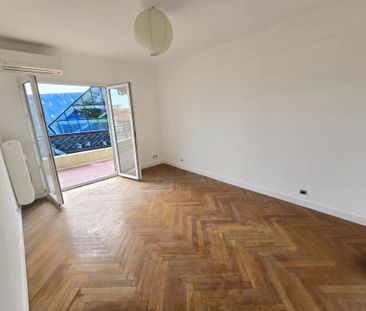 Location Appartement 2 pièces 50m² NICE 06000 - Photo 5