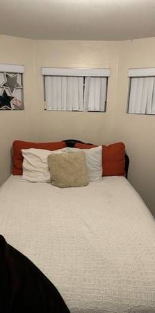 Fully furnished cozy basement suite - Photo 1