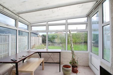 2 bedroom detached bungalow to rent - Photo 4