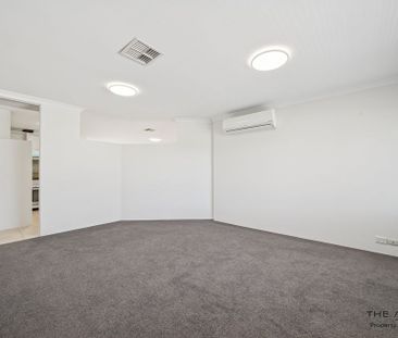 Freshly Updated Home Offering Comfort and Convenience in Orelia - Photo 2