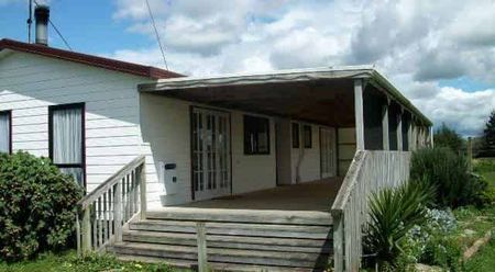 A Little Country - Photo 2